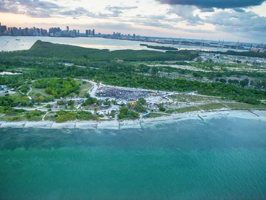 Miami: Private Sunset Helicopter Tour - Downtown Miami and Brickell after dark