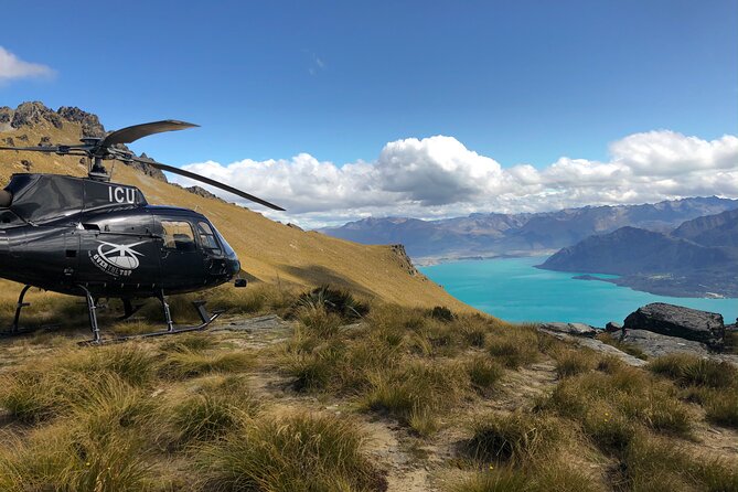 Milford and Fiordland Highlights Tour by Helicopter from Queenstown - A quiet stop on the West Coast beach