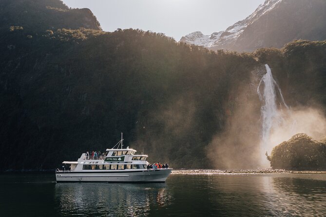 Milford Sound Helicopter and Cruise Tour from Queenstown - Why flying makes Milford Sound easier to understand