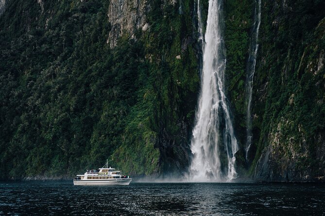 Milford Sound Helicopter and Cruise Tour from Queenstown - The return flight to Queenstown