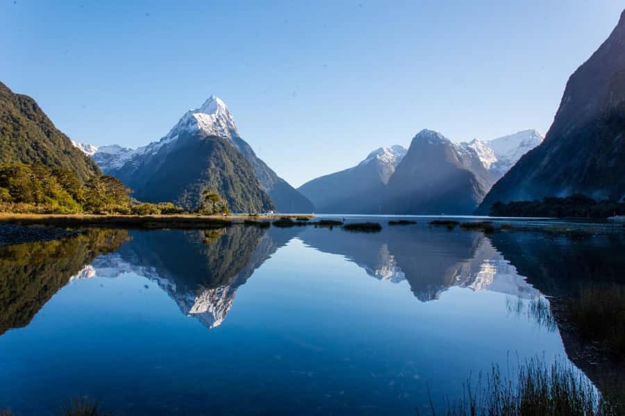 Milford Sound Scenic Helicopter Flight with Landing - The flight from Queenstown across Fiordland