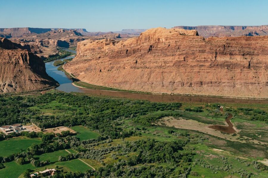 Moab: Backcountry Arches Helicopter Tour - Castle Valley and the profile of Castleton Tower