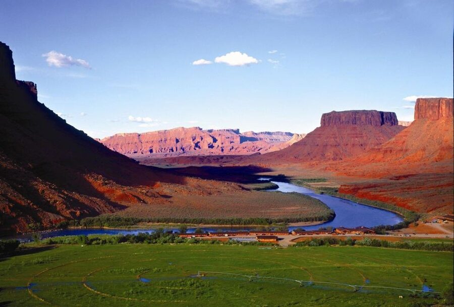 Moab: Backcountry Arches Helicopter Tour - Starting at Canyonlands Field Airport