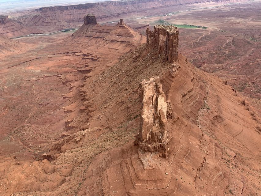 Moab: Grand Helicopter Tour - Castleton Tower and Hell’s Revenge