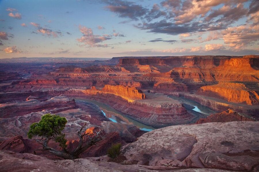 Moab: Island in the Sky of Canyonlands Helicopter Tour - Flying into Kane Creek Canyon