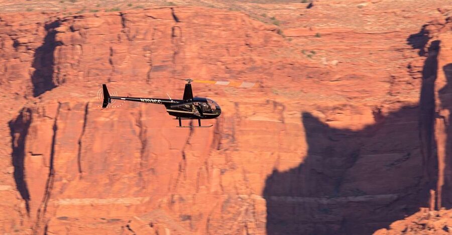 Moab: Island in the Sky of Canyonlands Helicopter Tour - Behind the Rocks and Castleton Tower