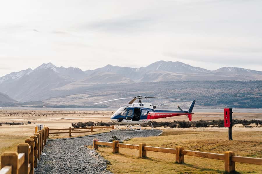 Mount Cook: 25-Minute Alpine Vista Helicopter Flight - Taking off above Lake Pukaki