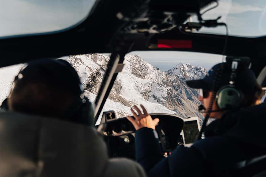Mount Cook: 25-Minute Alpine Vista Helicopter Flight - How the small group affects your view