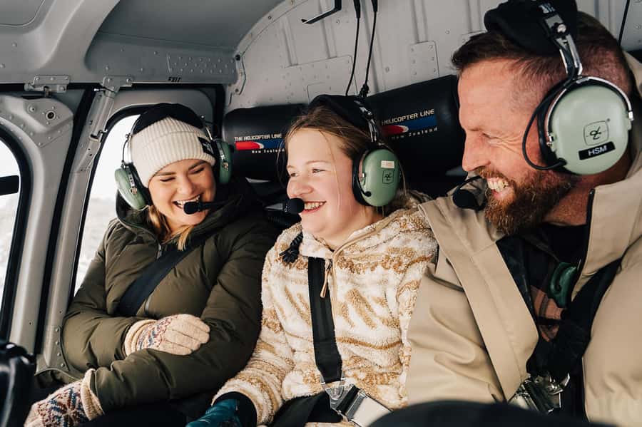 Mount Cook: 25-Minute Alpine Vista Helicopter Flight - Flying through the Ben Ohau Range