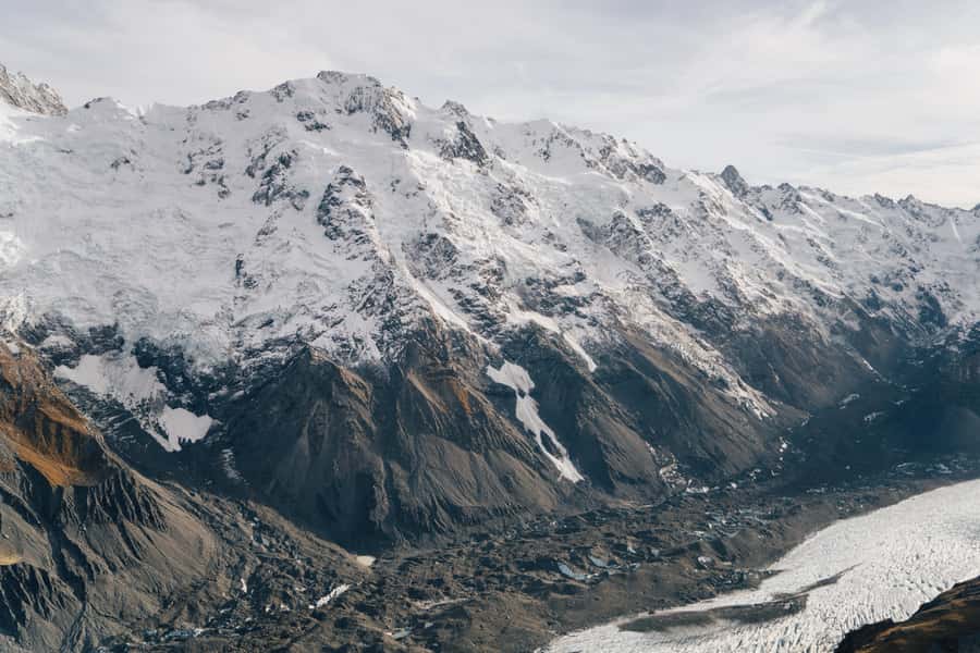 Mount Cook: Helicopter Flight with Alpine Landing - The alpine landing and time on the snow