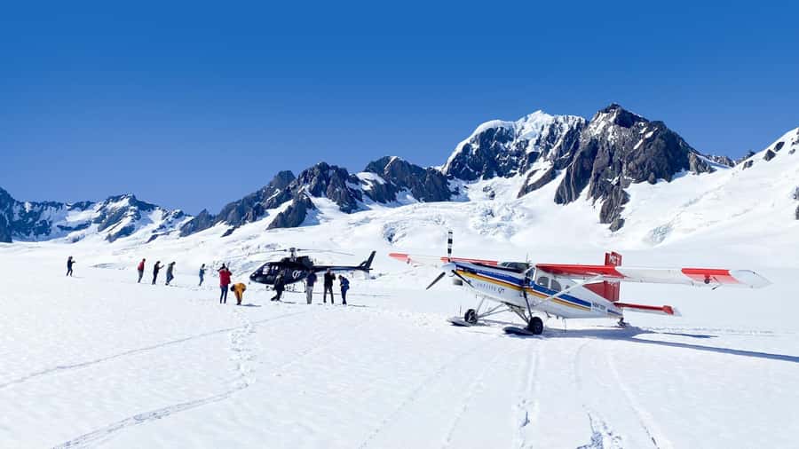 Mount Cook: Ski Plane and Helicopter Glacier Combo Flight - The Tasman Glacier landing
