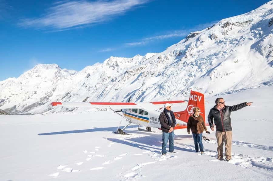 Mount Cook: Ski Plane and Helicopter Glacier Combo Flight - Ski plane views, helicopter angles