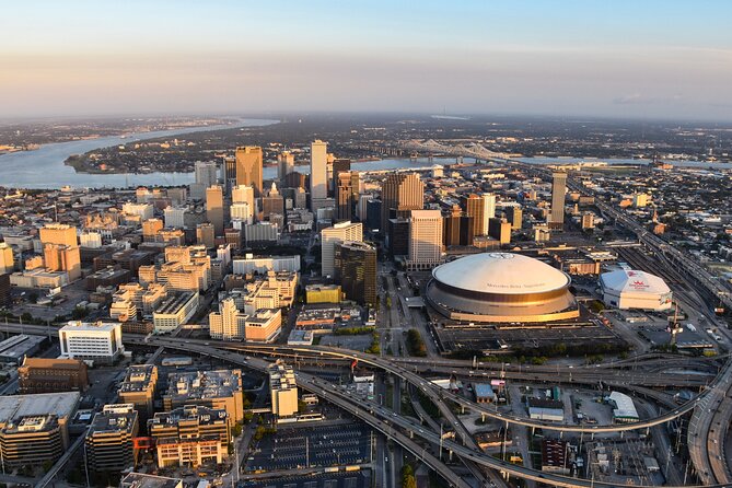 New Orleans Helicopter City Tour - Following the Mississippi River