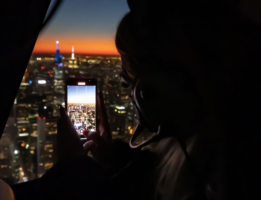 New York: Private Scenic Helicopter Charter with Champagne - Bridges, islands, and Lower Manhattan