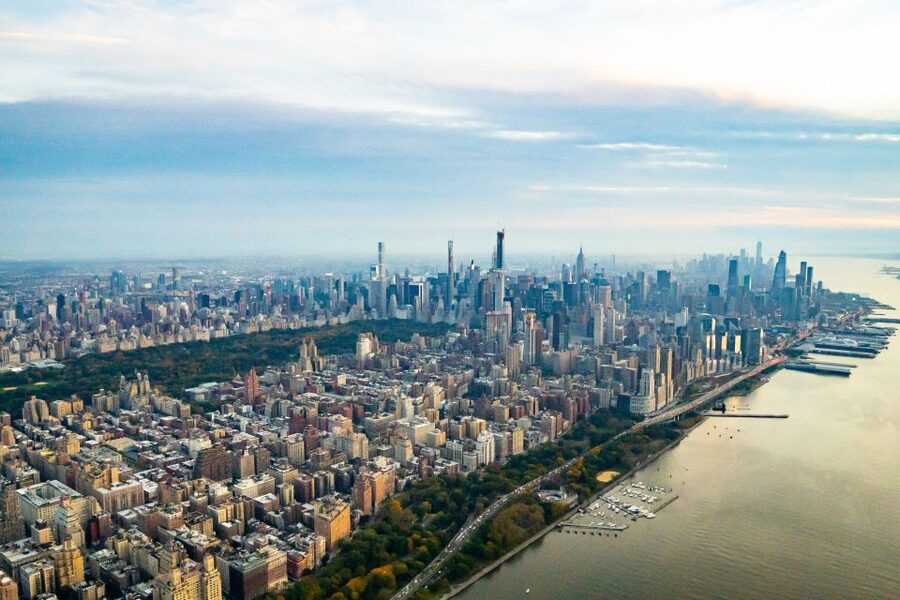 New York: Private Scenic Helicopter Charter with Champagne - What the pilot adds to the flight