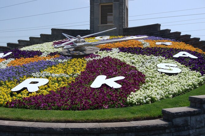 Niagara Falls Canada: Helicopter + Boat + Lunch & more US Pick-up - Voyage to the Falls puts you into the spray