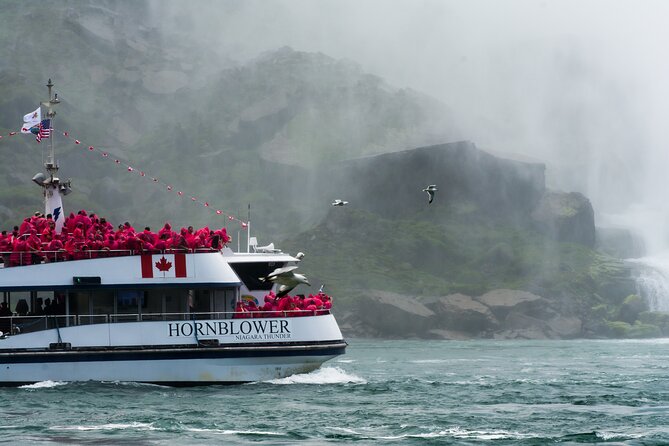 Niagara Falls Canada: Helicopter + Boat + Lunch & more US Pick-up - Niagara Helicopters changes the scale of the falls