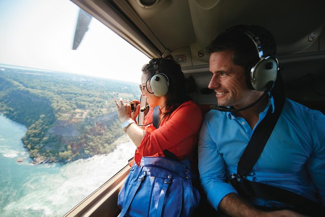 Niagara Falls Canada Helicopter Tour - Reading the falls from the sky