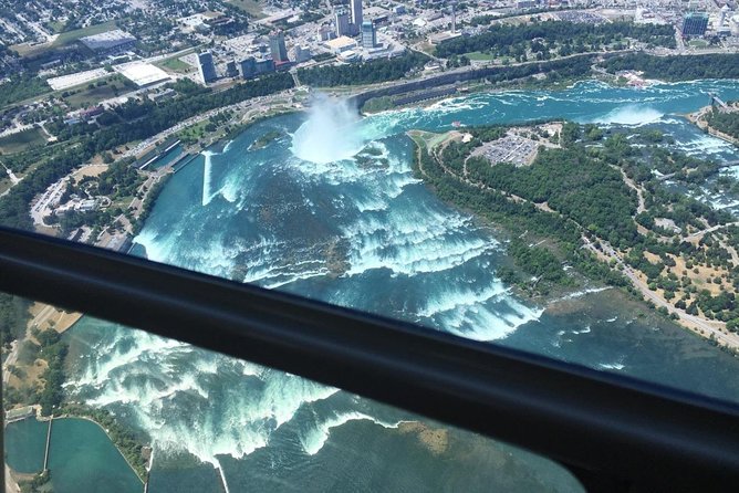 Niagara Falls Grand Helicopter Adventure - Wine country and the hydroelectric station
