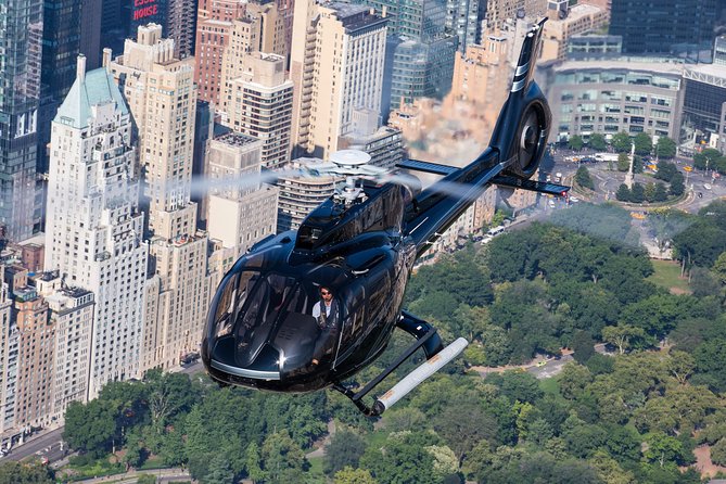 NY Helicopter Tour: Manhattan & Brooklyn (Heliport Fees Incl.) - Downtown Manhattan and the harbor