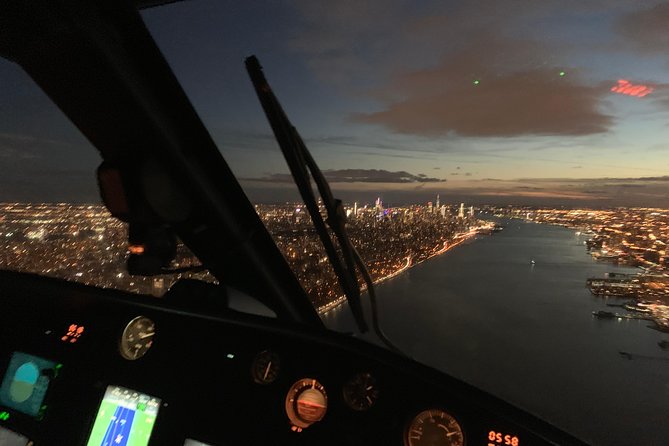 NY Helicopter Tour: New York City Skyline (Heliport fees Incl) - Following the route around New York at night