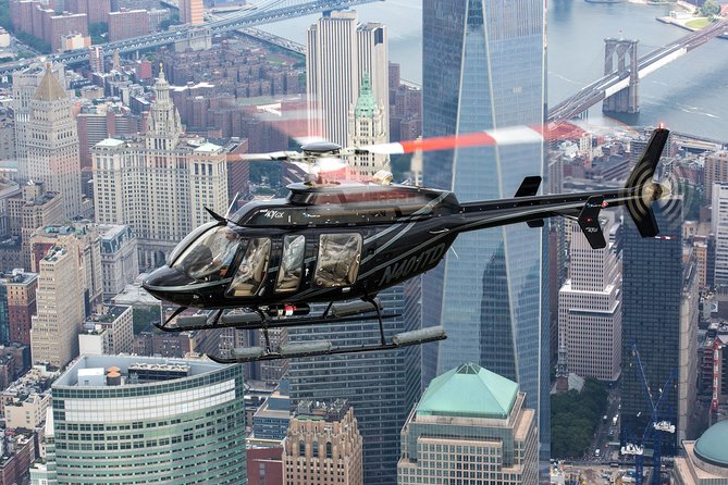 NY Helicopter Tour: Ultimate NYC Sightseeing (Heliport fees Incl) - Live commentary and the people in the cockpit