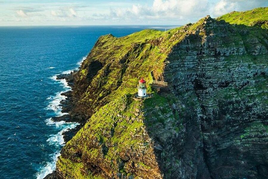 Oahu: Path to Pali 30-Minute Doors On or Off Helicopter Tour - Hanauma Bay and the turn toward Makapuʻu Point