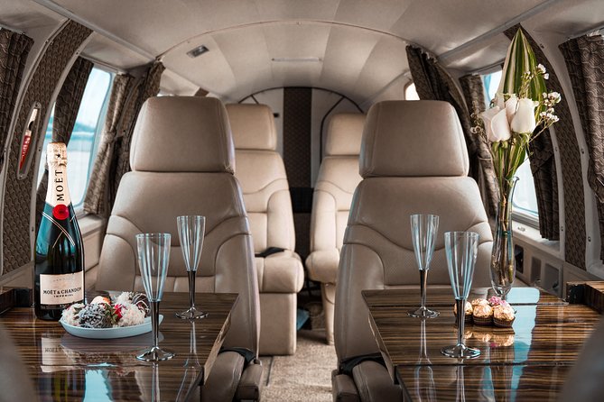 One hour Aerial Tour of Toronto and Niagara Falls with iflyTOTO - Group flight or private upgrade?