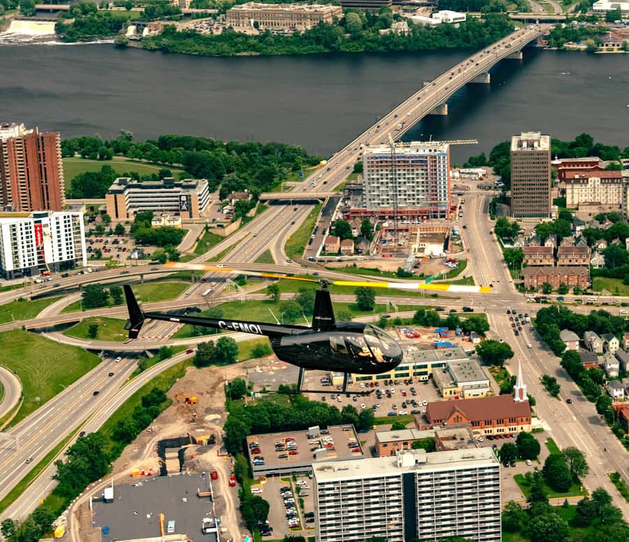Ottawa: Panoramic helicopter flight (Gatineau Park + downtown) - Price, timing, and what you get