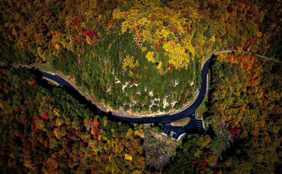 Pigeon Forge: Wears Valley Helicopter Tour - Climbing Over Pine Mountain