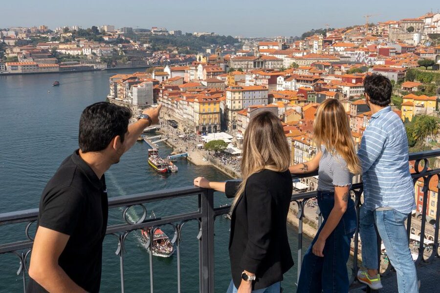 Porto: Helicopter Ride, Guided Walking Tour & River Cruise - FAQ