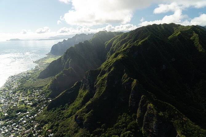 Private 60 Minutes Helicopter Tour in Honolulu - Dole Pineapple Plantation and the full route