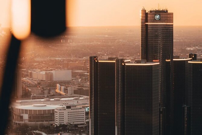 Private Downtown Detroit Helicopter Ride - The Renaissance Center and Detroit’s modern skyline
