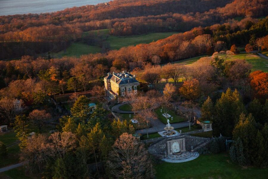 Private Fall Foliage Helicopter Tour of the Hudson Valley - A 30-minute route over the Hudson Valley