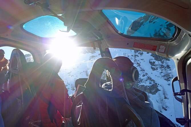 Private helicopter flight to Stockhorn mountain, with view to the Swiss Alps - What the private format really adds