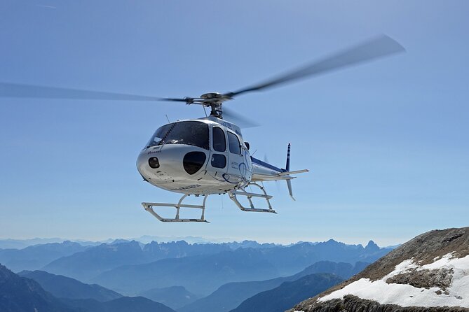 Private helicopter flight to Stockhorn mountain, with view to the Swiss Alps - Thun Castle and the old town below