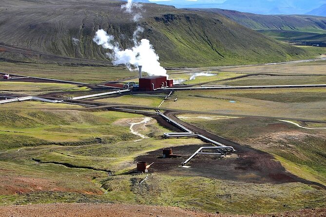 Private Helicopter Tour in Hengill Geothermal Area with Landing - A private tour that works best as a shared splurge