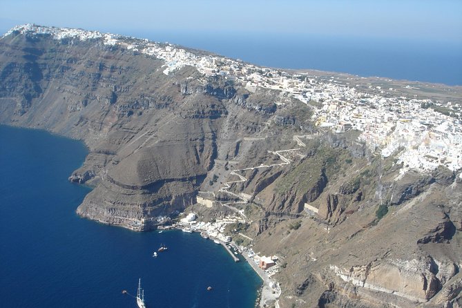 Private Helicopter Tour Santorini 20 minutes - up to 4 passengers - Thira, the island’s busy center