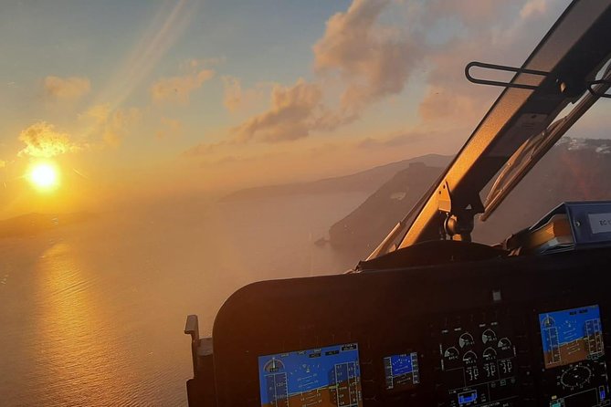 Private Helicopter Tour Santorini 30 minutes - up to 4 passengers - Seeing Santorini from the air in 30 minutes