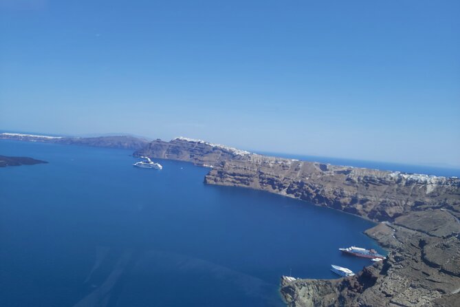 Private Helicopter Tour Santorini 30 minutes - up to 4 passengers - Oia and the northern end of the island