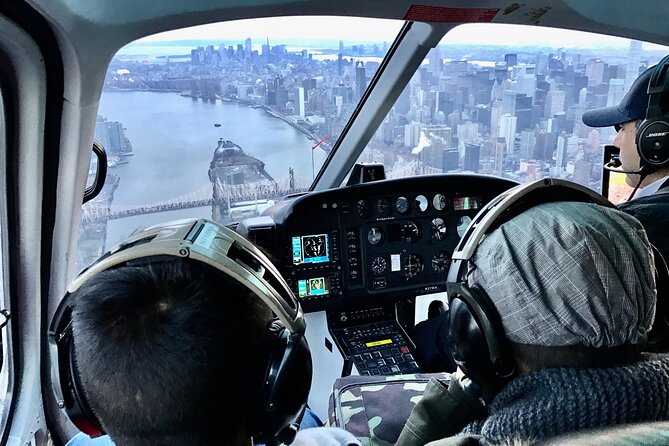 Private New York City Helicopter Tour for 2-6 from Westchester - The pilot, narration, and service