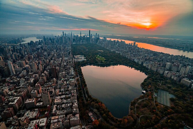 Private New York City Helicopter Tour for Couples from Westchester - Why New York looks different from a helicopter