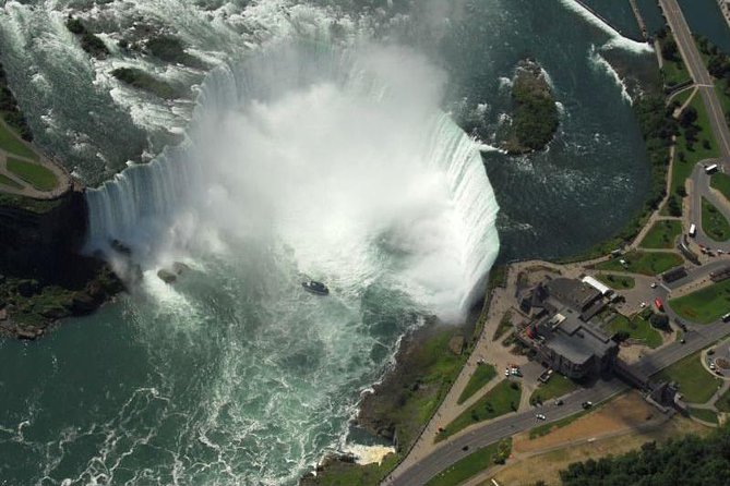Private Tour: Romantic Niagara Falls Helicopter Flight - The 25-minute Deluxe route