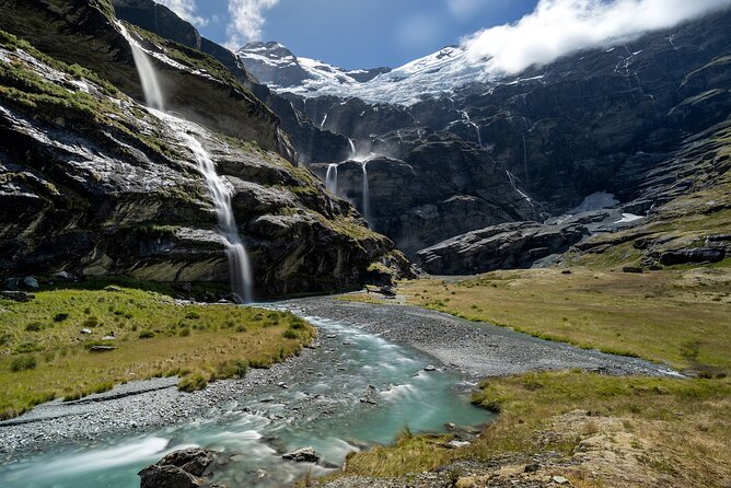 Queenstown Helicopter Experience Exclusive Earnslaw Burn Glacier - Landing beneath Mount Earnslaw’s hanging glacier
