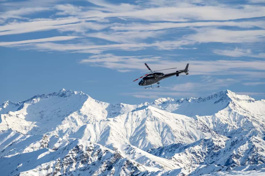 Queenstown Helicopter Flight with Snow Landing | 30 mins - The 10-minute alpine snow stop