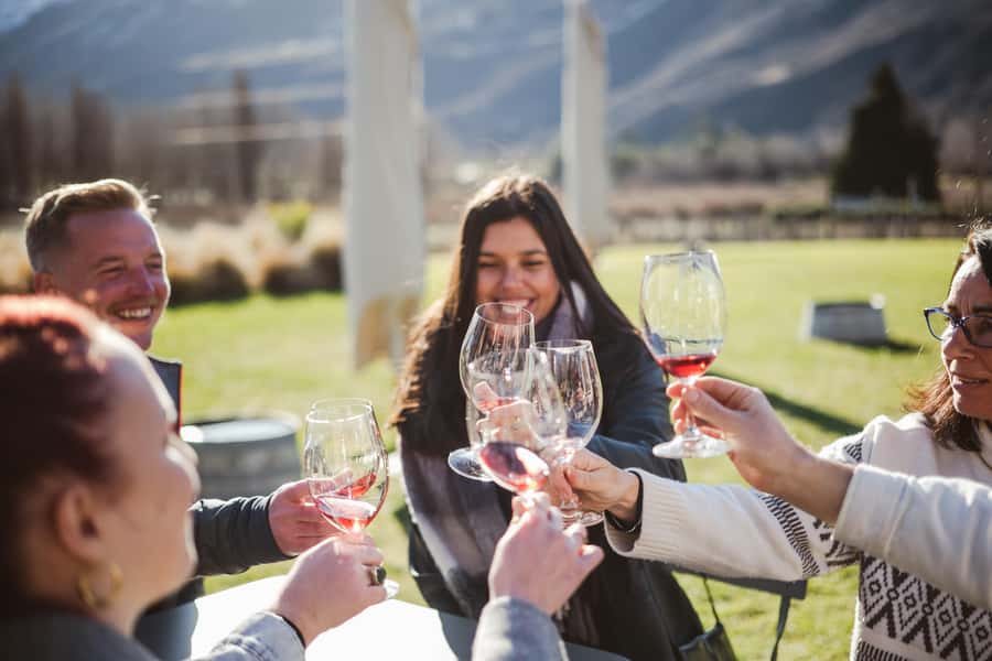 Queenstown: Helicopter & Wine Tasting Tour - Kinross brings the lunch break