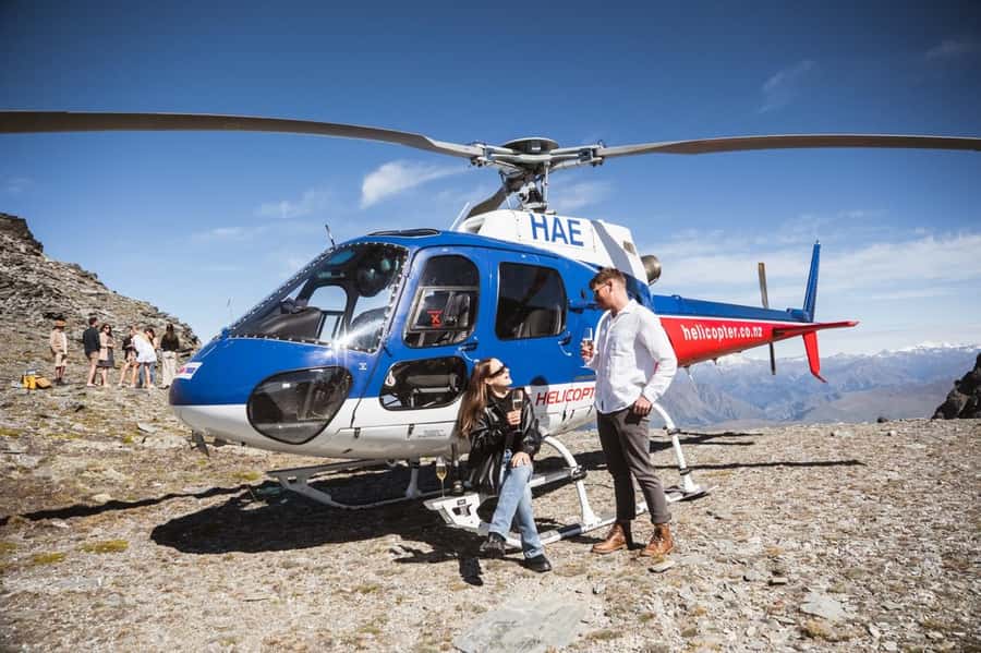 Queenstown: Helicopter & Wine Tasting Tour - The Queenstown pickup and group setup