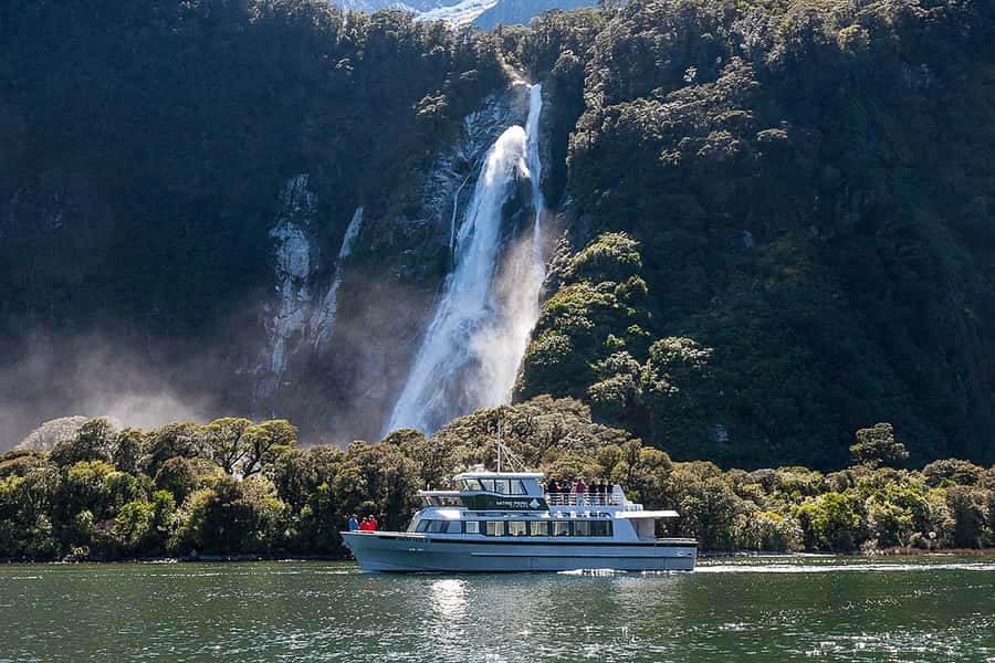 Queenstown: Milford Sound Cruise with Helicopter Transfer - Leaving Queenstown by helicopter