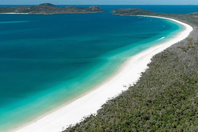 Reef & Whitehaven Spectacular - 60 Minute Helicopter Tour - Whitsunday Island and the approach to Whitehaven