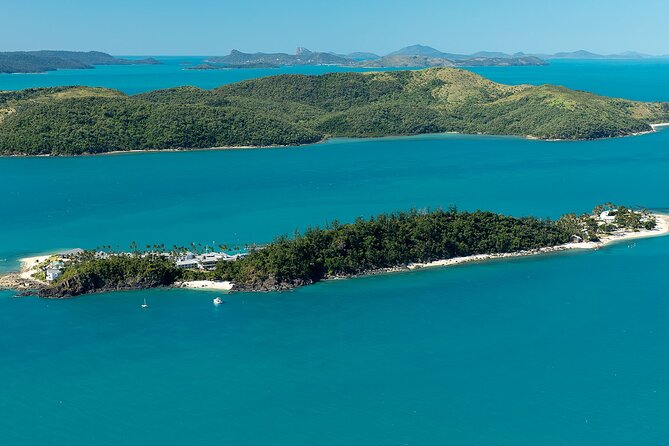 Reef & Whitehaven Spectacular - 60 Minute Helicopter Tour - The return past Hayman and Hook Island